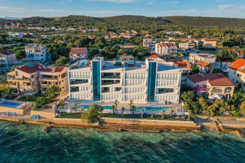 Superior Four-Bedroom Apartment with Terrace and Sea View