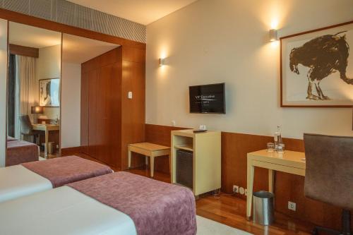 Vip Executive Arts Hotel - image 2