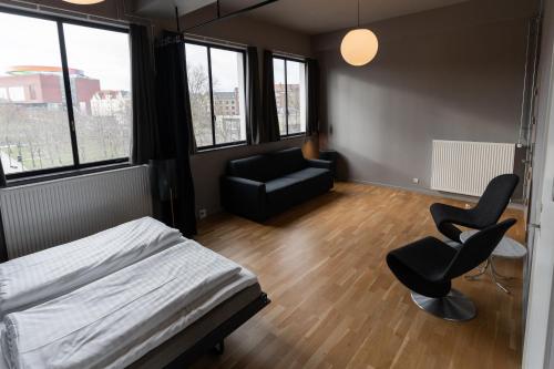 room detail thumbnail 1