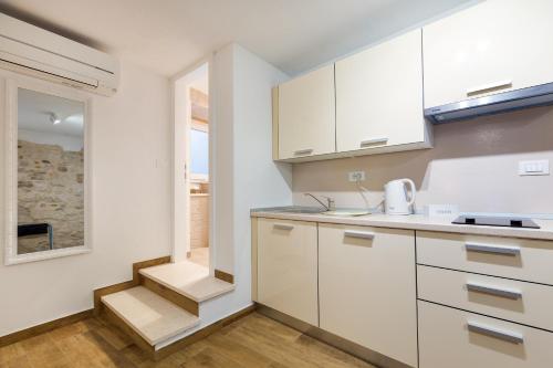 Apartments & Rooms Dujam, Split (photo 8)