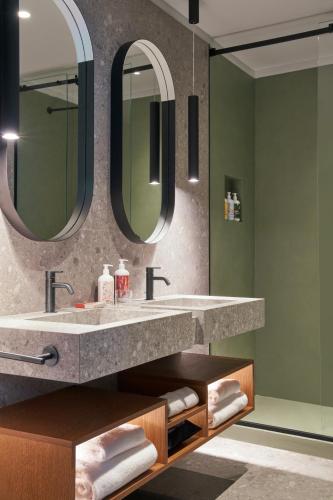 room detail thumbnail 2