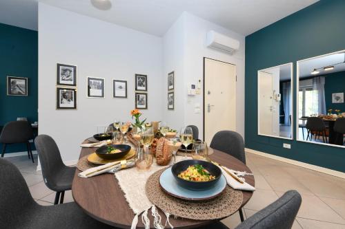 Marriott Cocktail Lake Front Family apartment DesenzanoLoft Official Partner Homes & Villas by Marriott Bonvoy - Apartment - Desenzano del Garda