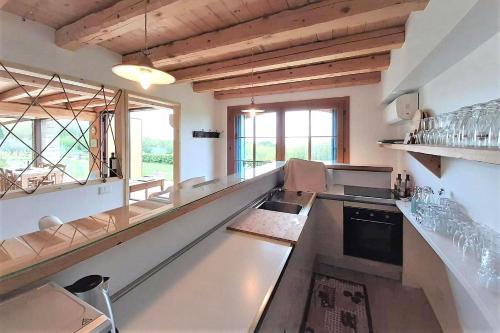 virtuve, Villa Montello Pool, Jacuzzi, Ac, Wifi, Treviso in Volpago Del Montello