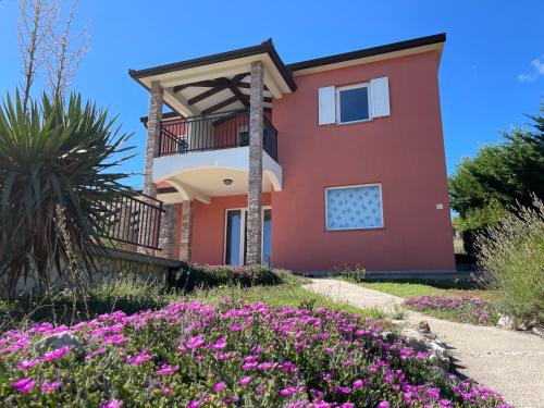 Villa Ma vie en rose in Kunj