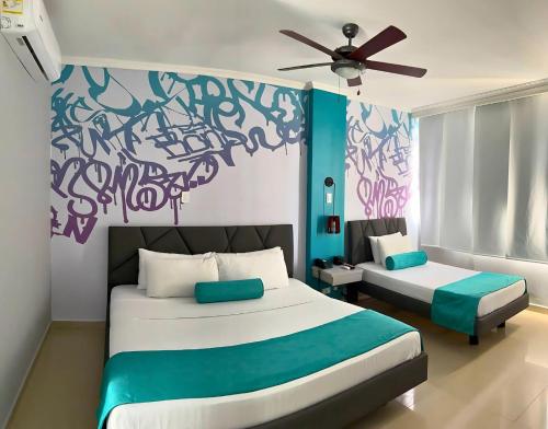 1 king bed, 2 twin beds