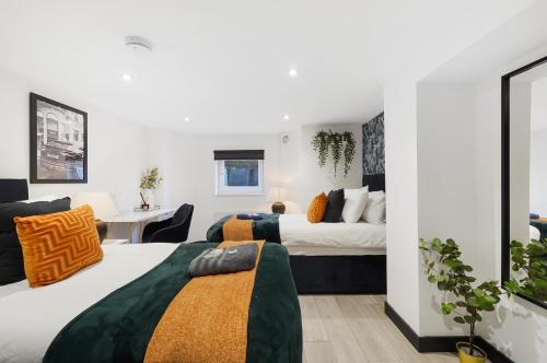 30 percent off! Elegant Yorkshire Abode - Great Location - Sleeps 19 in คาสเทิลฟร์ด