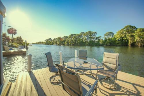 Unique Houseboat Rental Unique Houseboat Rental