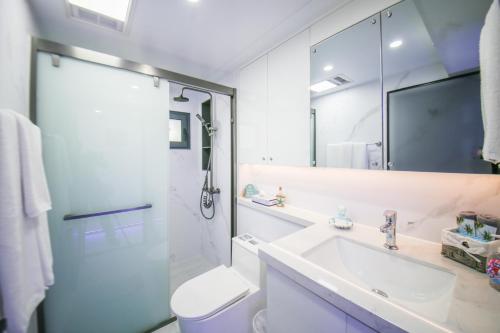 Unique Houseboat Rental Unique Houseboat Rental