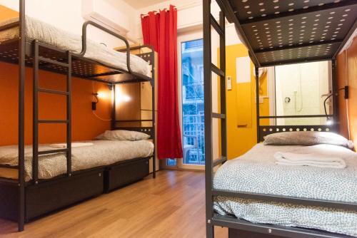 Sunflower Beach Backpacker Hostels & Bar-NEW in ริมินี