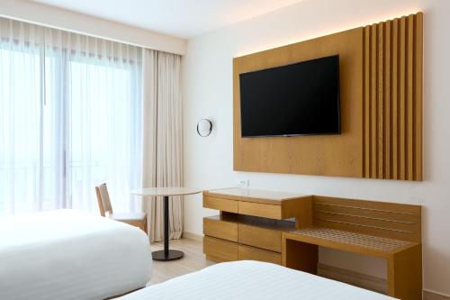 room detail thumbnail 1