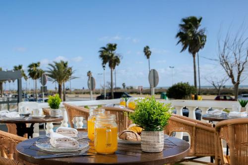Hotel Playa Conil - image 3