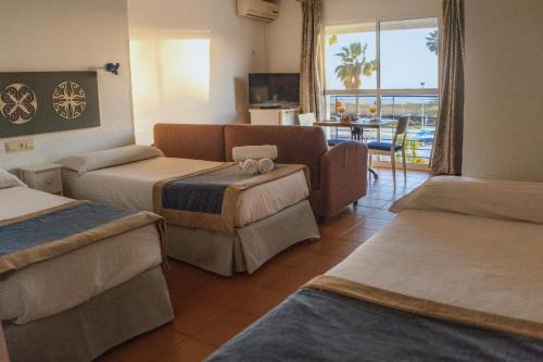 Hotel Playa Conil - image 14