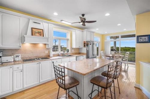 設施, Direct Ocean Front Townhouse! An oceanside gem perfect for any vacation! in 雙桅船市 (NJ)