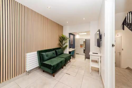 Bloomsaway Seafront SixBedroom BN14BSMa gîte à louer Hilton Brighton Metropole