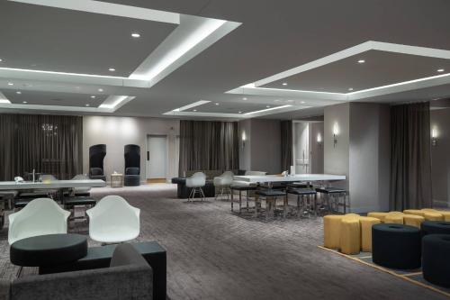 Renaissance Des Moines Savery Hotel - image 12