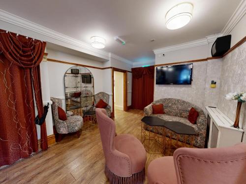 High Tor Hotel - image 8