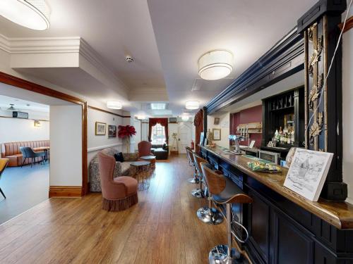 High Tor Hotel - image 7