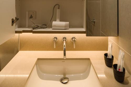 One-Bedroom Superior Apartment image 10