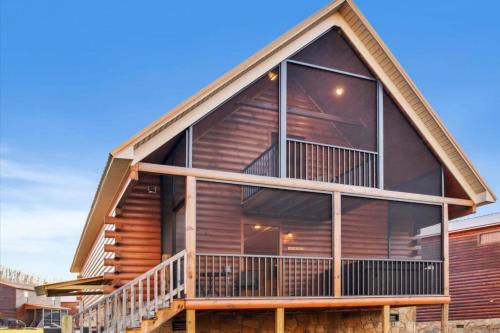 Moondance Cabin-Enjoy Your Journey To The Smokies! in Gatlinburg, USA