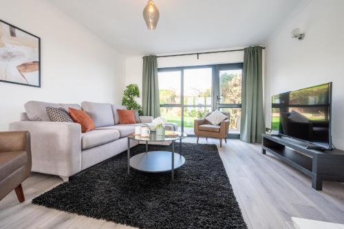 Trinity View by Tŷ SA - Beautiful 5 bed in Newport chambre d'hôte Cwmbran