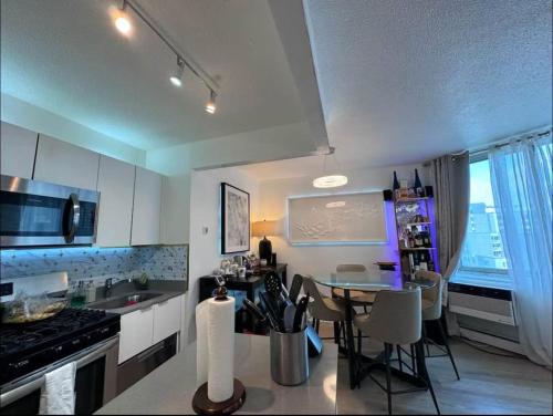 NEW Modern 2BR w Fireplace & Fitness Lounge, Live Comfortably in East Harlem, New York (photo 2)