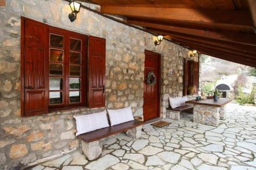 MARIOLATA STONE HOUSE in Polydrosos