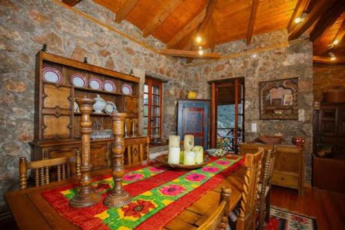 MARIOLATA STONE HOUSE in Polydrosos