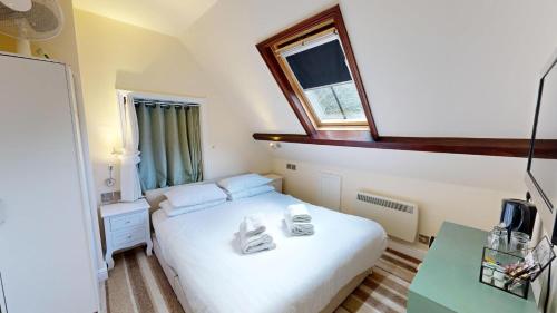 High Tor Hotel Room Type - Standard Double Room