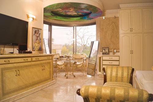 villa white hall in Yehud