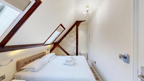 High Tor Hotel Room Type - Standard Double Room