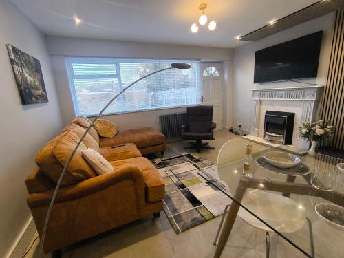 Spotless and Spacious Manchester Home, Manchester (zdjęcie 5)