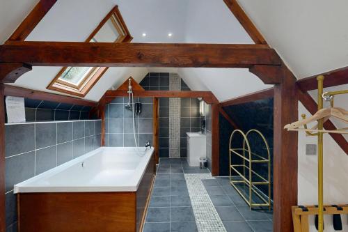High Tor Hotel Room Type - Superior Suite