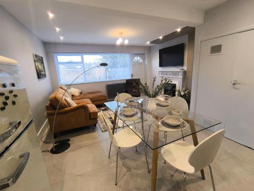 Spotless and Spacious Manchester Home, Manchester (zdjęcie 11)