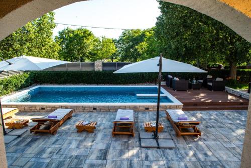 Villa Niko with heated pool