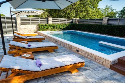 Villa Niko with heated pool