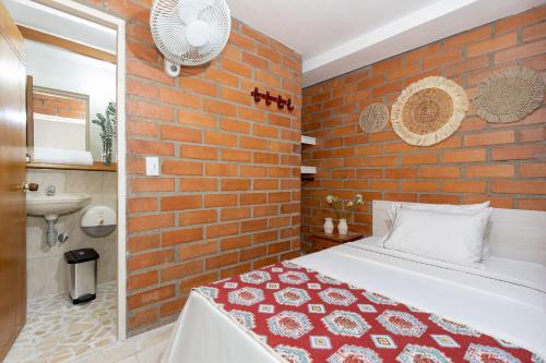 Small Double Room image 3