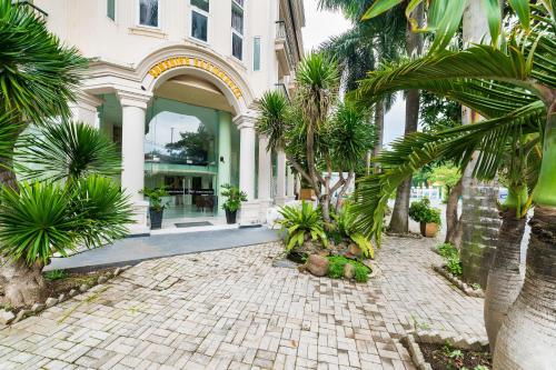 Dancentre Luxury Hotel Near SECC formerly Sunshine Garden Hotel - 출입구
