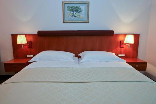 Hotel Croatia – Zagreb, NY