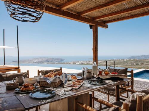 Létesítmények, Patina Vivera Estate Santorini in Moni Profitou Iliou