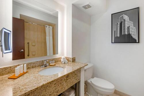 Radisson Hotel Casa Grande - image 3