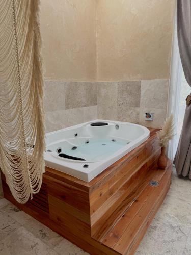 Suite, deluxe, bañera de hidromasaje