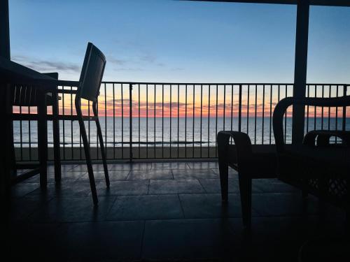 Family Friendly 2BR, Amazing Unobstructed Ocean View,Huge Balcony, Pool