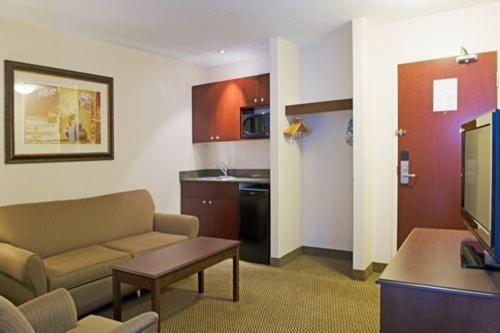 Holiday Inn Express Hotel & Suites - Slave Lake, an IHG Hotel