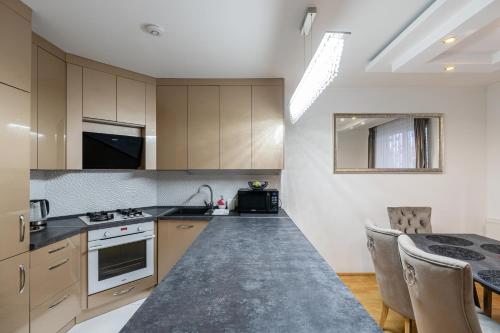 Three-Bedroom Apartment image 2