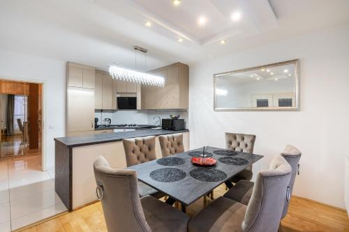 Three-Bedroom Apartment image 1