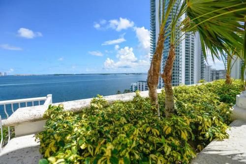 Brickell Center w/City & Bay View + FREE Parking! in Miami, USA