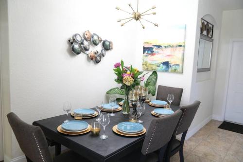 Luxury DreamStay Miami 3BED 2BATH King Suite in South Miami Heights