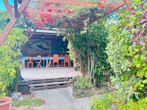 Faciliteiten, Pension Bounty Rangiroa - Art Gallery & Tropical Garden in Avatoru