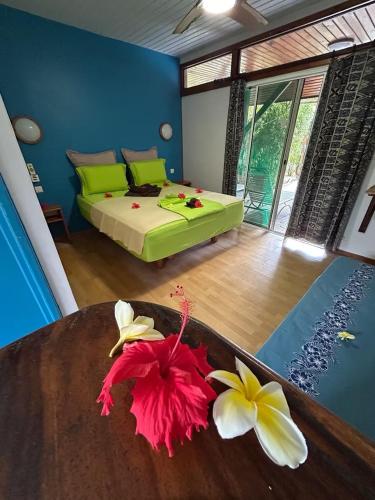 Pension Bounty Rangiroa - Art Gallery & Tropical Garden in Avatoru
