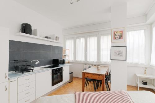 GuestHost - Milano Bright Apartment with parking, Milán